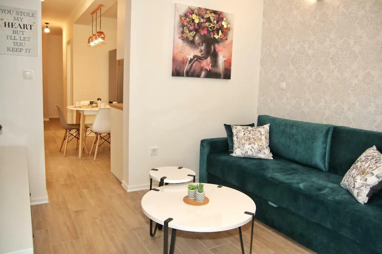 Split Apartment M&T
